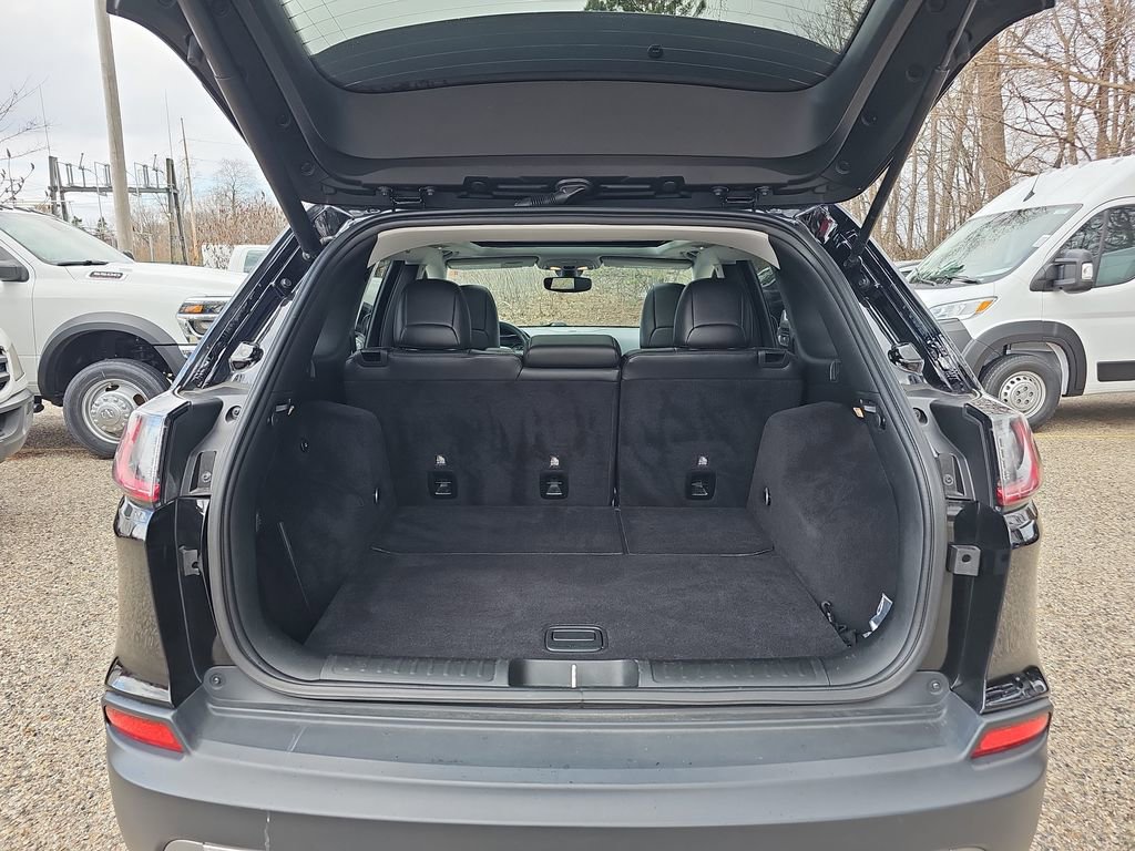 Used 2019 Jeep Cherokee Limited w/ Luxury Group image 12