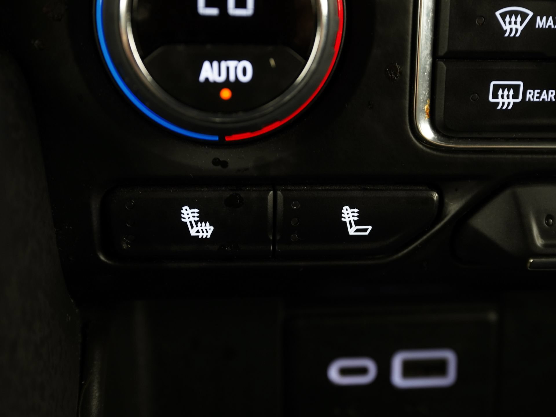 Used 2024 Chevrolet Suburban RST RWD image 23