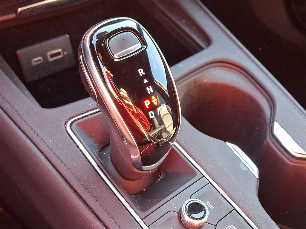 Certified 2024 Cadillac XT4 Premium Luxury image 15