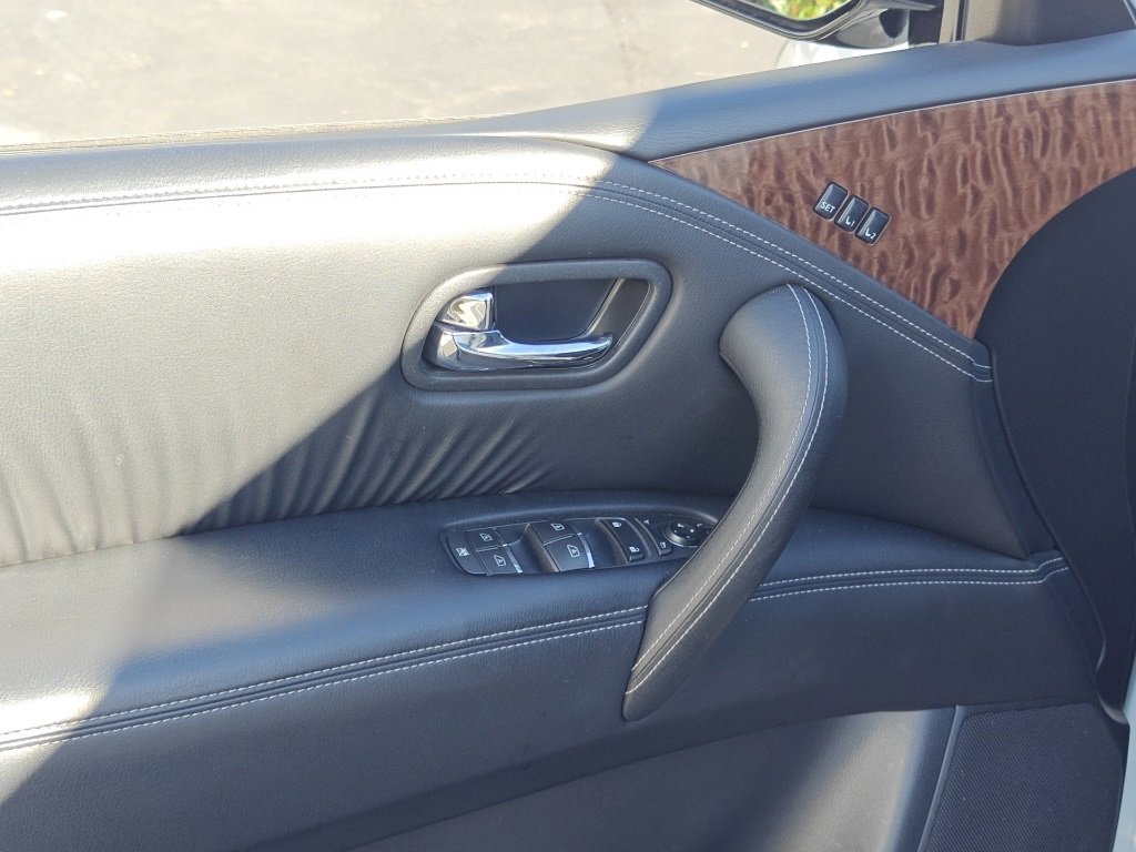 Used 2020 Nissan Armada Platinum w/ Interior Lighting Package image 9