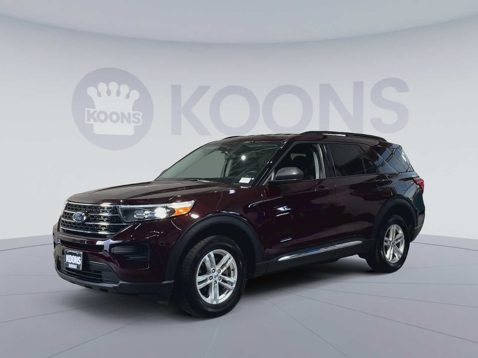 Used 2023 Ford Explorer XLT AWD/4WD image 5