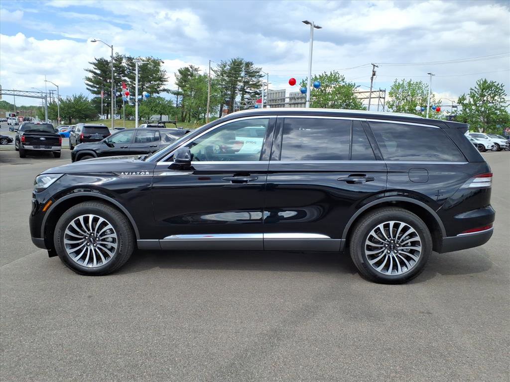 Certified 2023 Lincoln Aviator AWD w/ Premium Package image 2