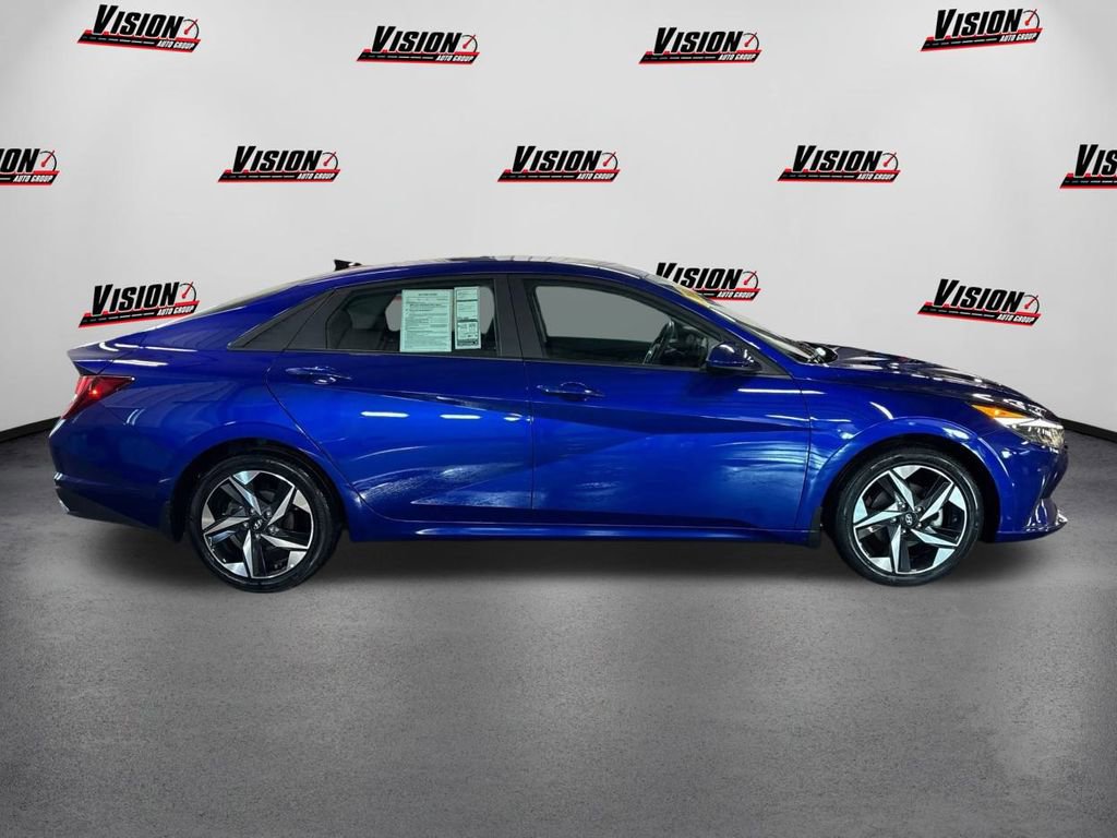 Used 2023 Hyundai Elantra SEL w/ Convenience Package image 4