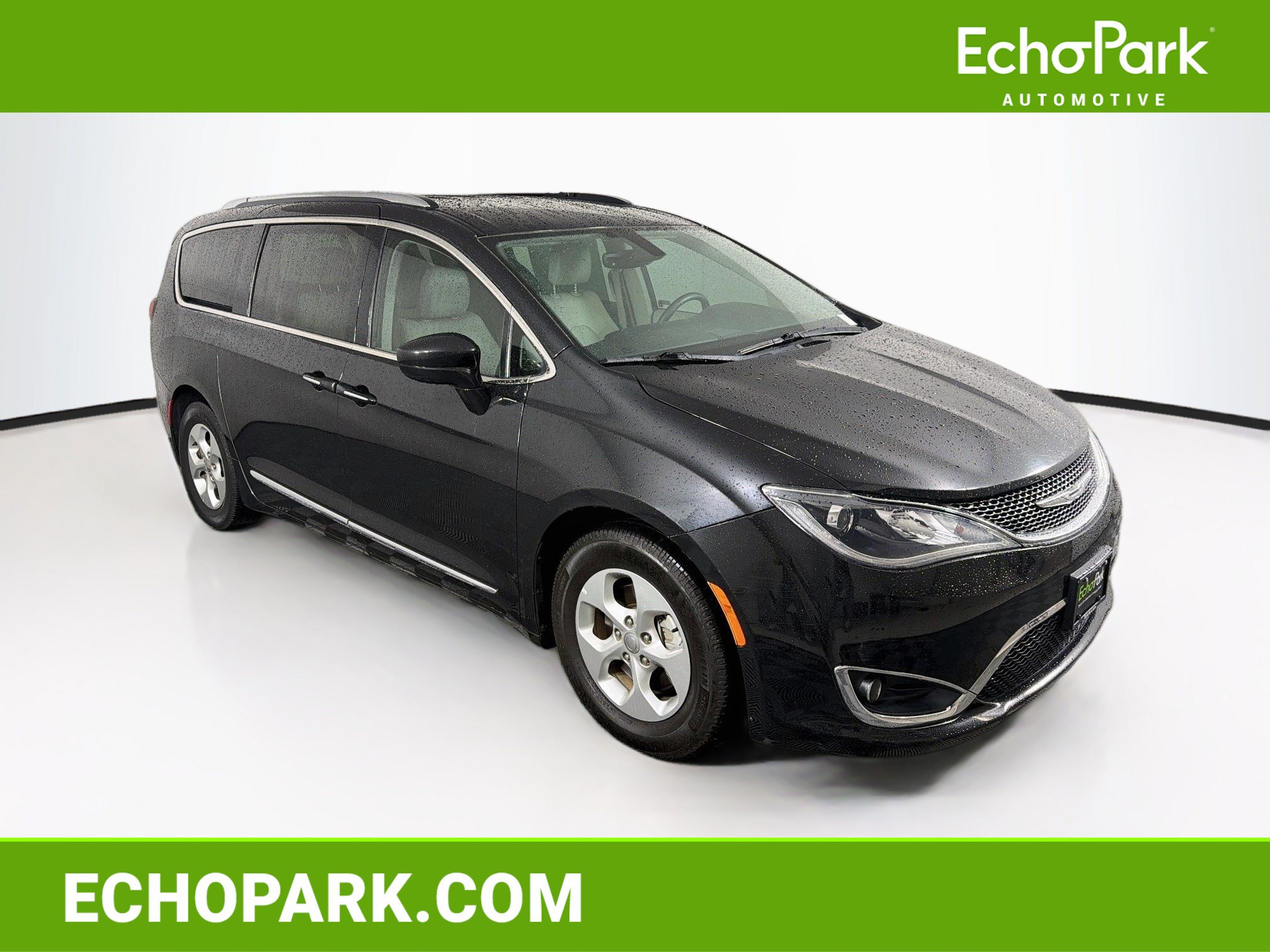 Used 2017 Chrysler Pacifica Touring-L Plus FWD image 1