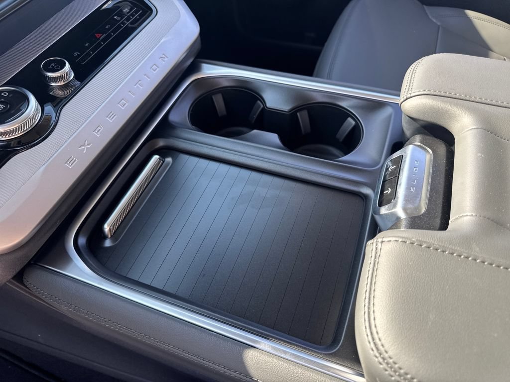 New 2026 Ford Expedition Active RWD image 16
