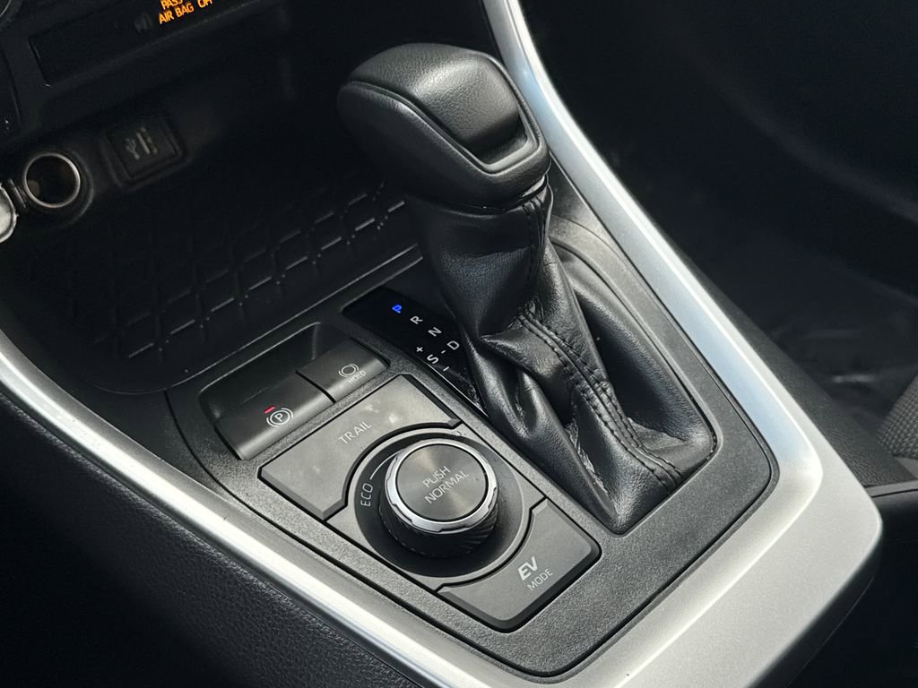 Used 2024 Toyota RAV4 LE image 25