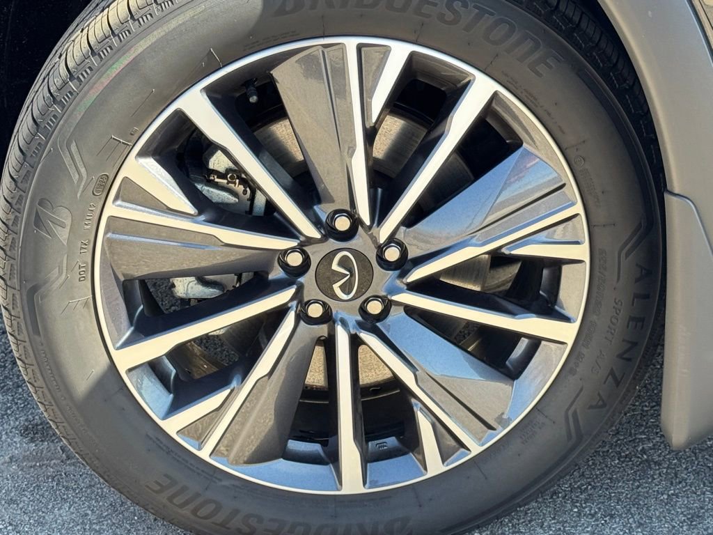 Certified 2026 INFINITI QX60 Luxe w/ Family Package AWD/4WD image 7