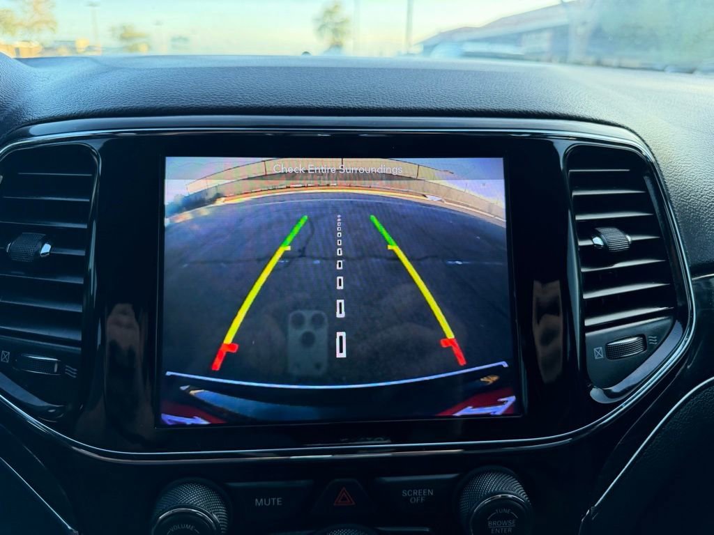 Used 2019 Jeep Grand Cherokee Limited image 36