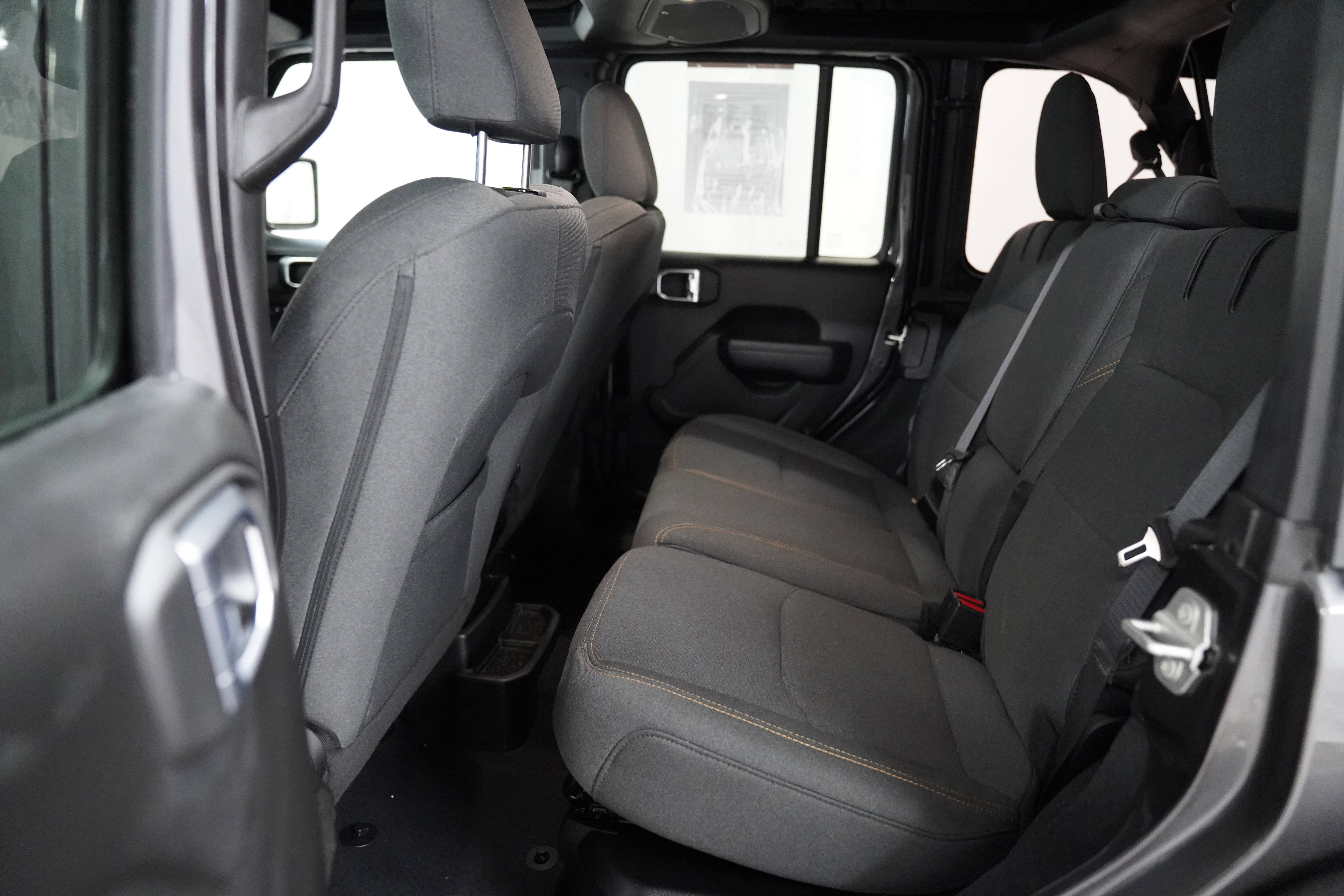 Used 2024 Jeep Wrangler Unlimited AWD/4WD image 5