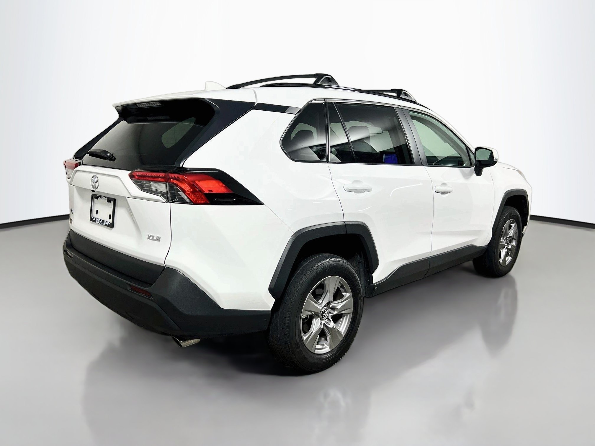 Used 2025 Toyota RAV4 XLE FWD image 4