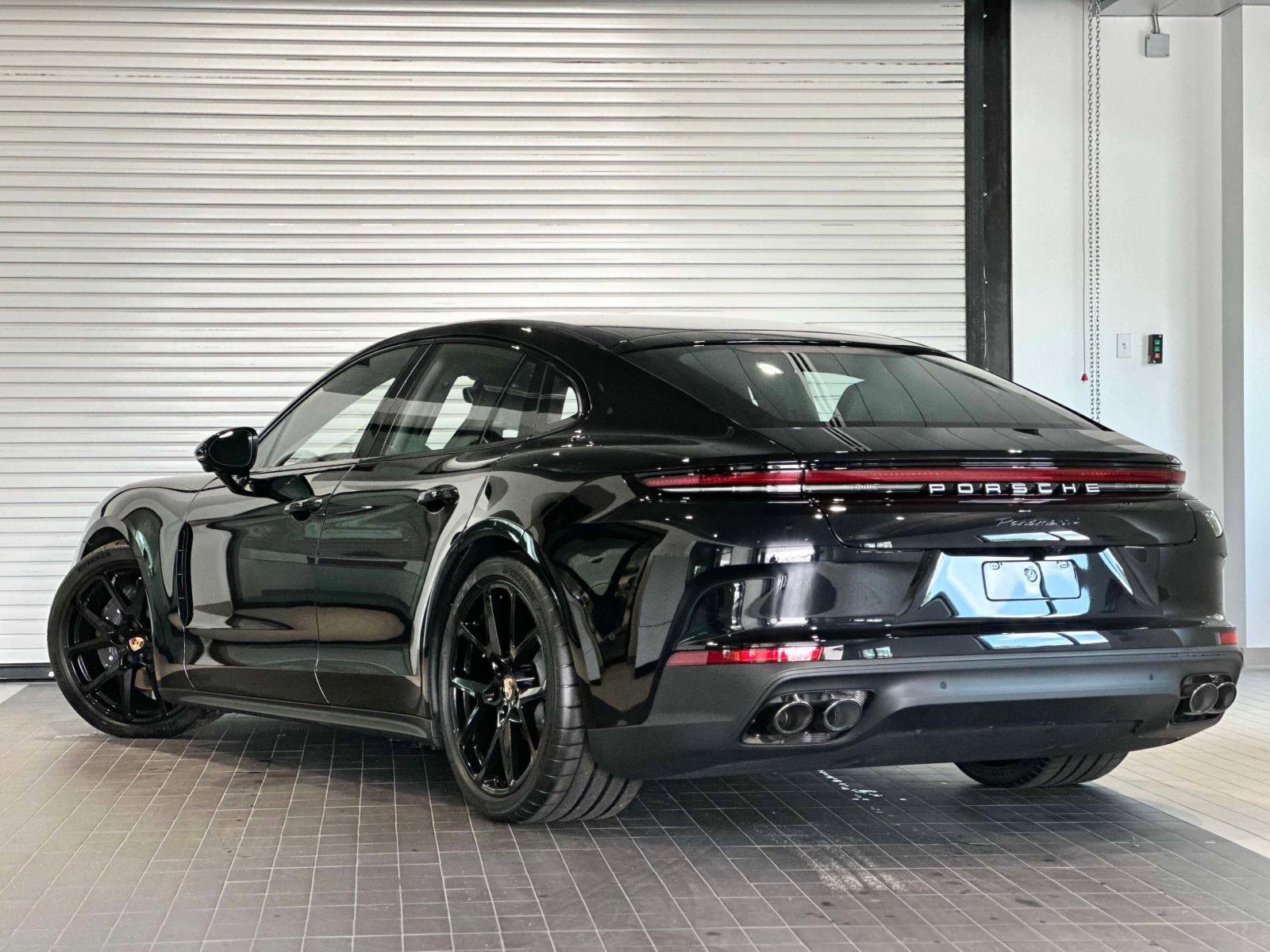 New 2025 Porsche Panamera 4 image 3