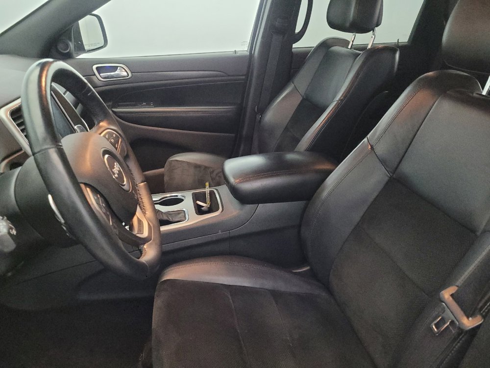 Used 2017 Jeep Grand Cherokee Altitude image 17