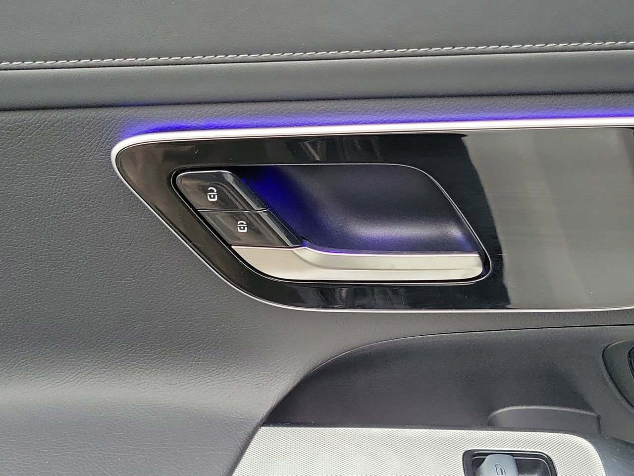 Certified 2024 Mercedes-Benz GLC 300 image 10