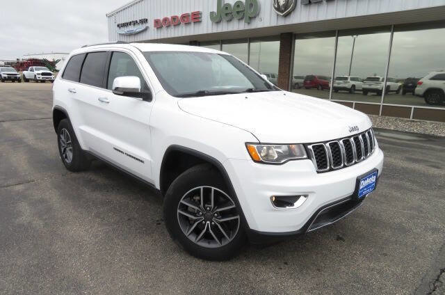 Used 2019 Jeep Grand Cherokee Limited AWD/4WD image 4