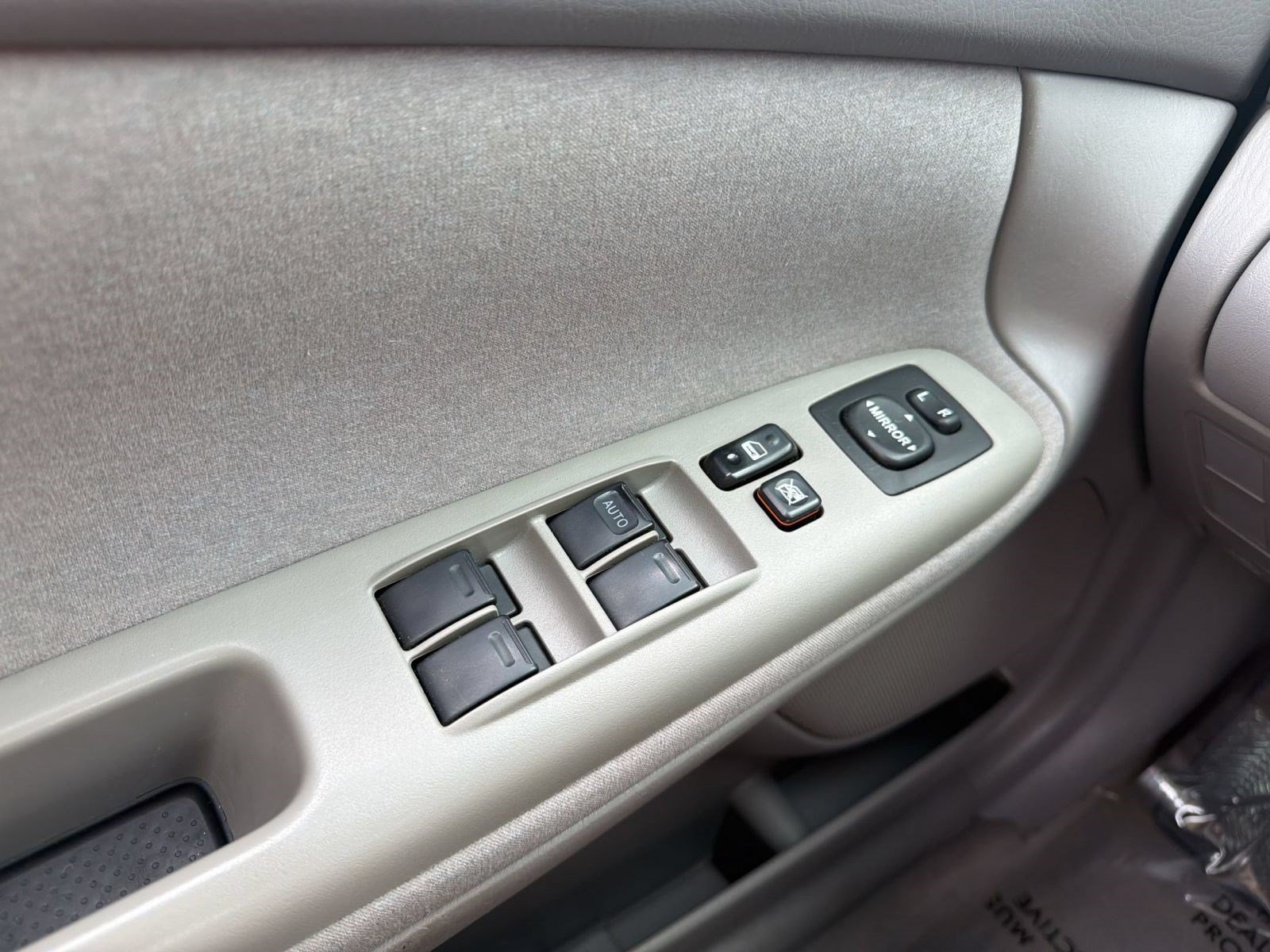 Used 2004 Toyota Camry LE FWD image 23