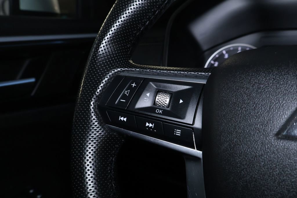 Used 2024 Mitsubishi Outlander SE image 21