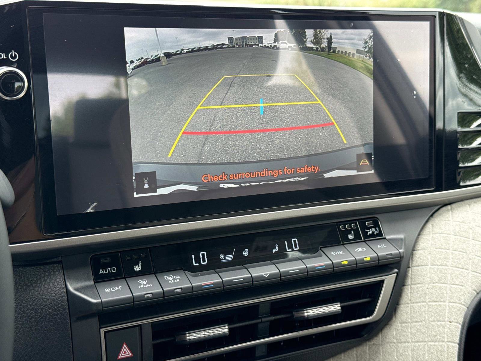 Used 2025 Toyota Camry XLE image 4