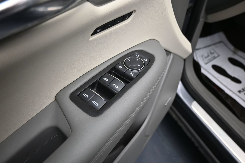 Used 2020 Cadillac XT6 Premium Luxury FWD image 11