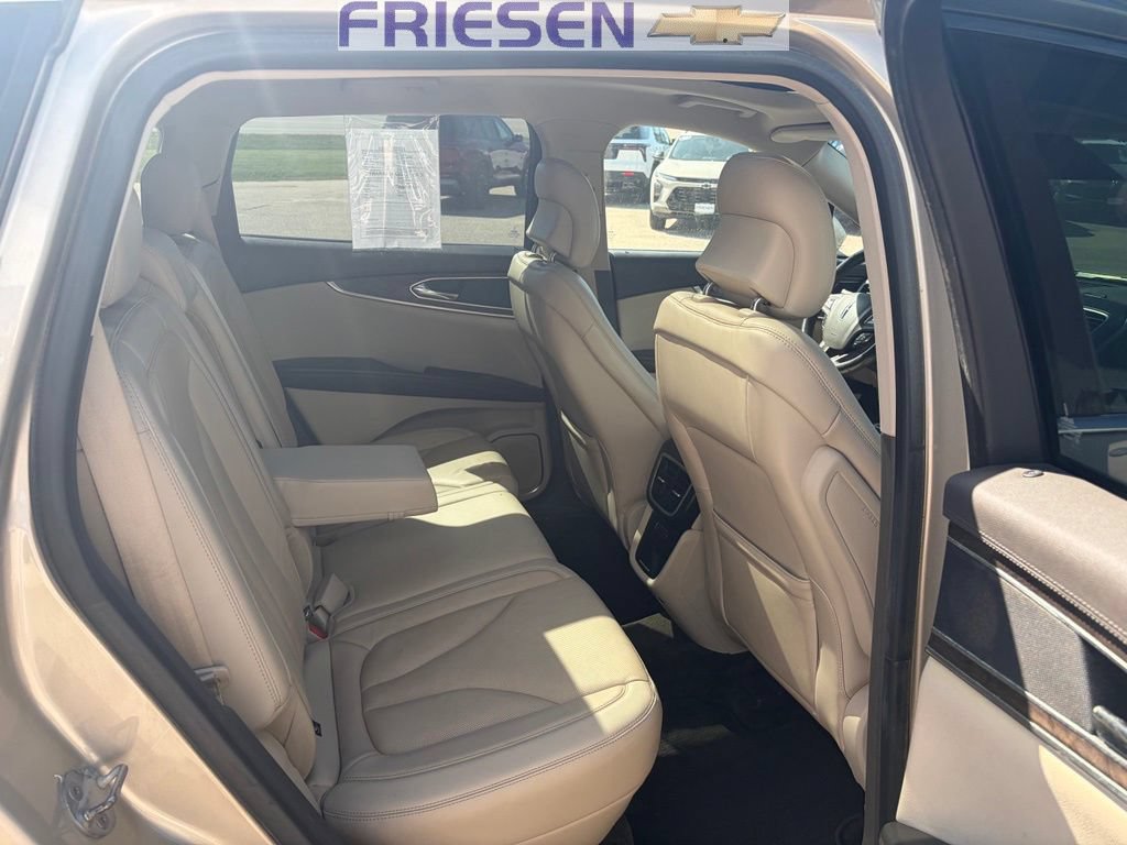 Used 2017 Lincoln MKX Reserve AWD/4WD image 24