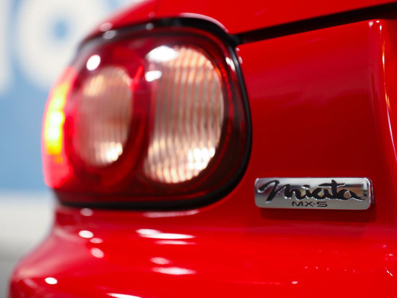 Used 2003 MAZDA MX-5 Miata RWD image 21