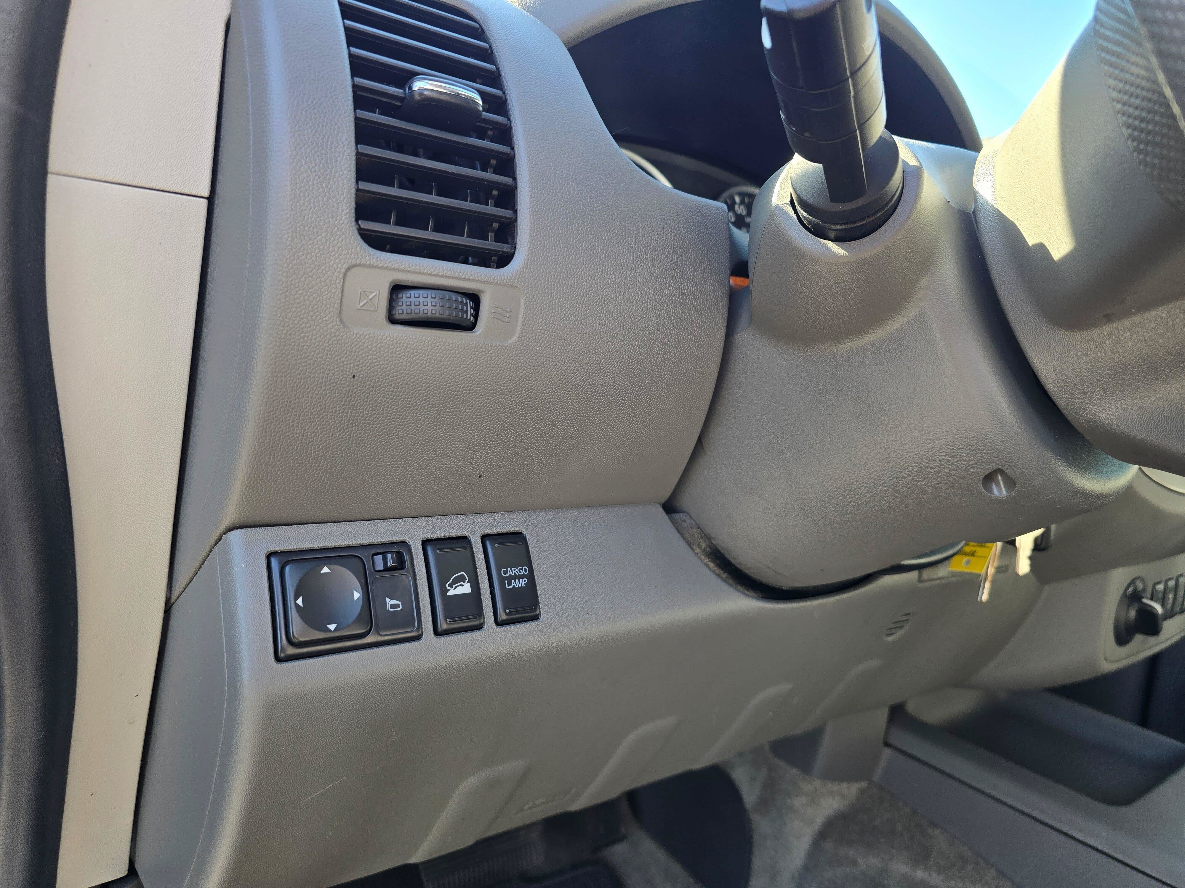 Used 2013 Nissan Frontier SL AWD/4WD image 21