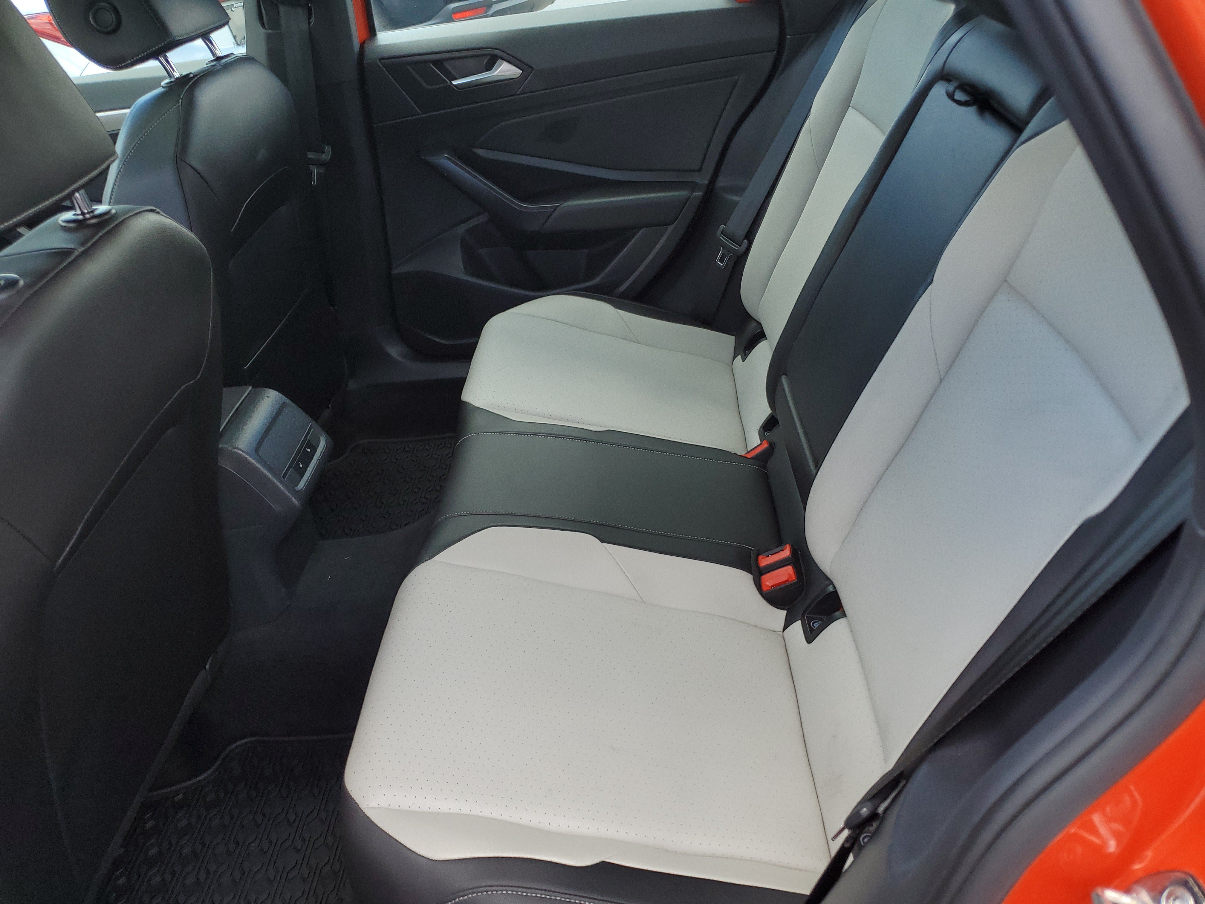 Used 2019 Volkswagen Jetta R-Line w/ R-Line Cold Weather Package FWD image 11