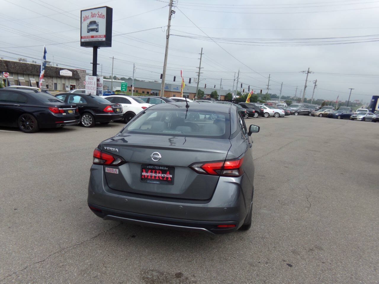 Used 2020 Nissan Versa S FWD image 5