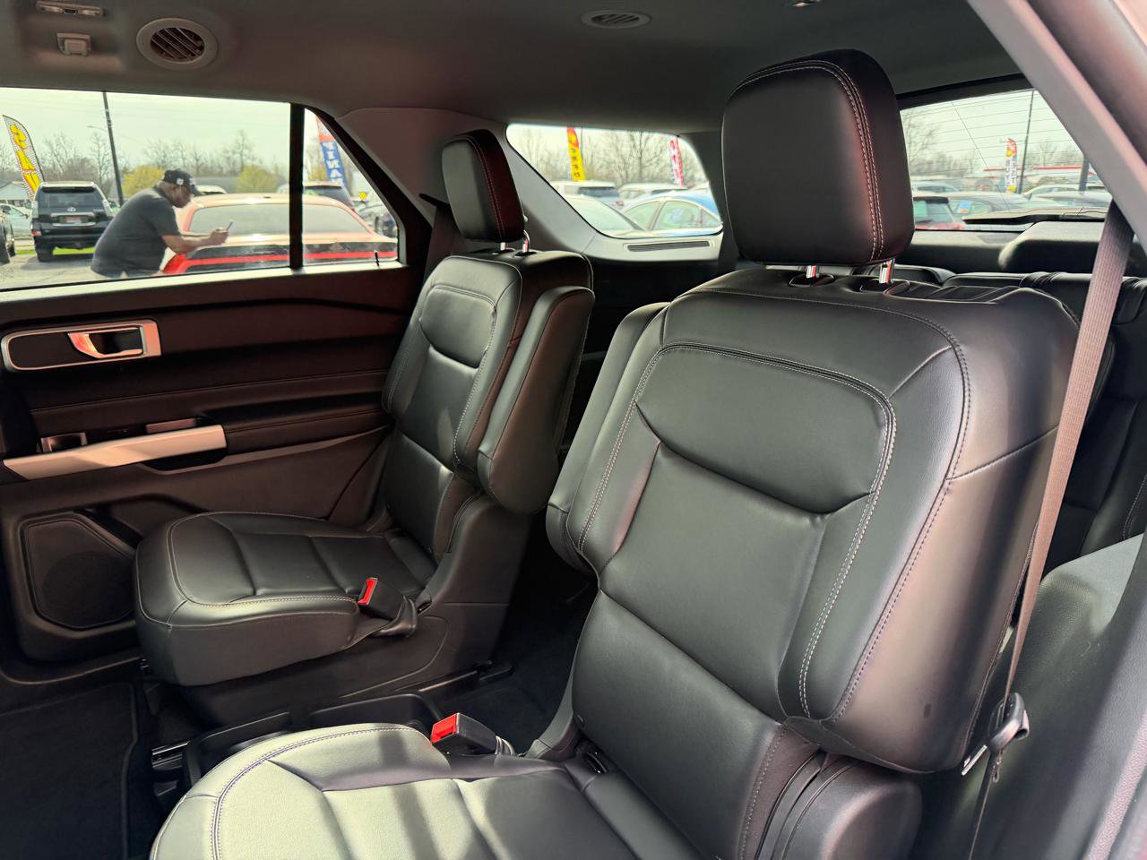 Used 2021 Ford Explorer XLT w/ Equipment Group 202A image 19