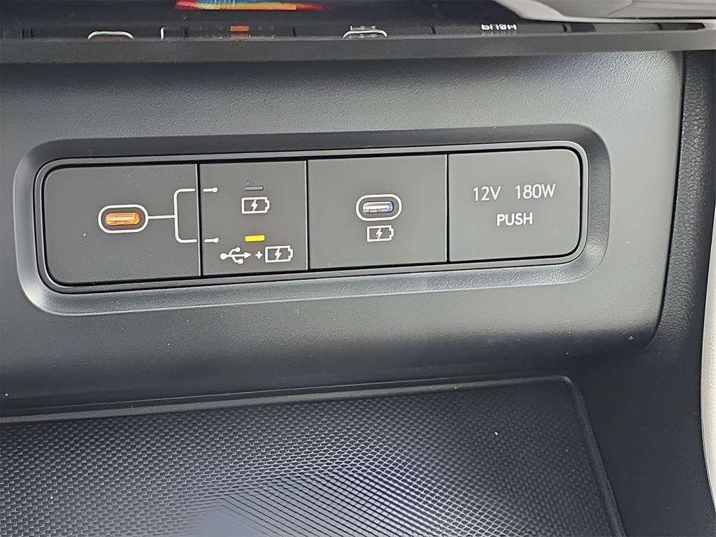 Used 2025 Hyundai Tucson Limited FWD image 28