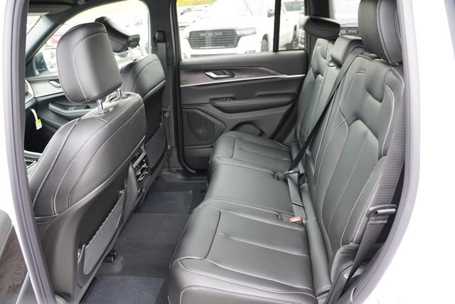 New 2025 Jeep Grand Cherokee Limited w/ Trailer Tow Package image 11