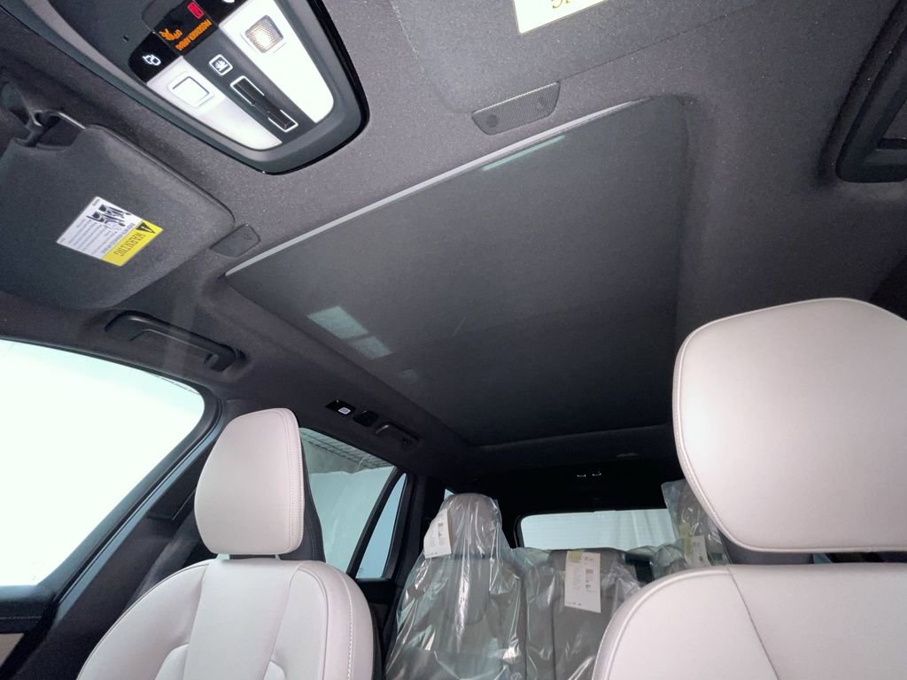 New 2026 Volvo XC90 B6 Core image 6
