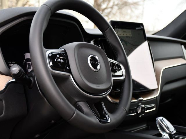 New 2026 Volvo XC60 B5 Plus w/ Protection Package Premier AWD/4WD image 12