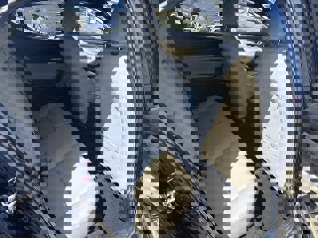 Used 2019 MAZDA MAZDA3 Hatchback w/ Preferred Package image 7