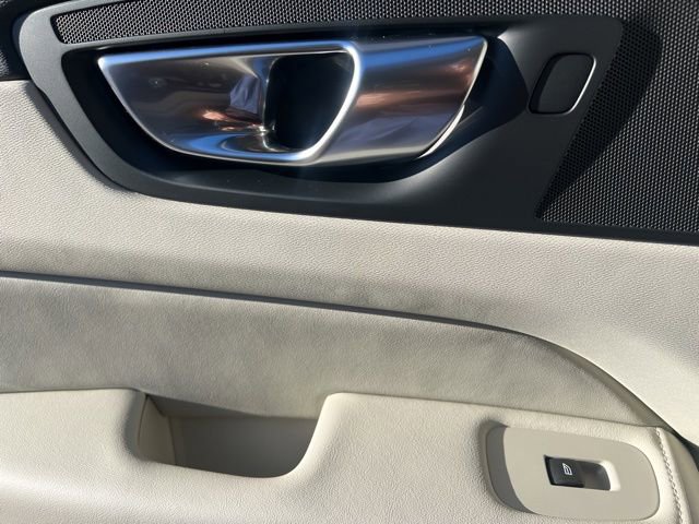 New 2026 Volvo XC60 B5 Ultra w/ Climate Package PRO image 20