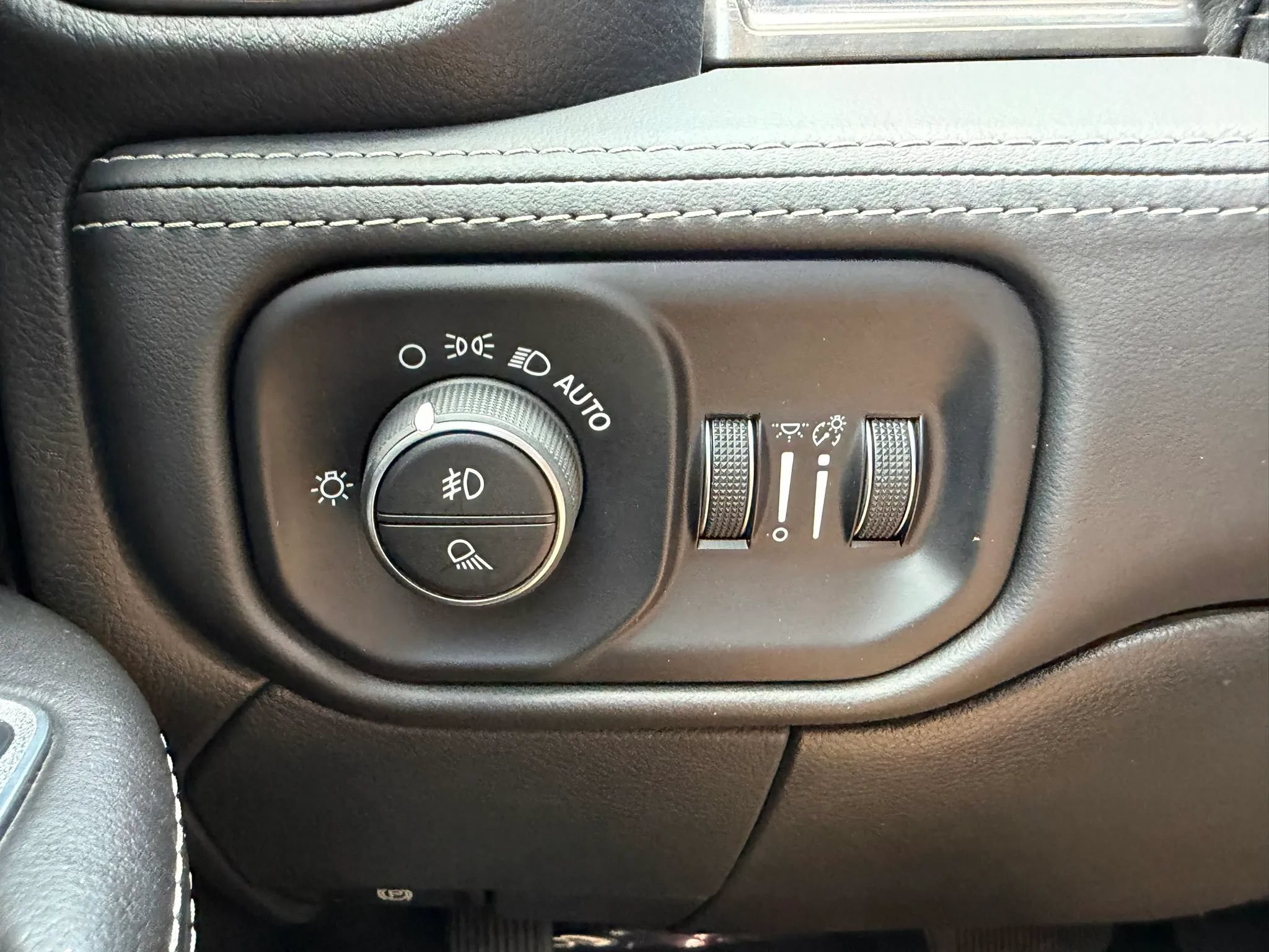 Used 2020 RAM 2500 Limited AWD/4WD image 17
