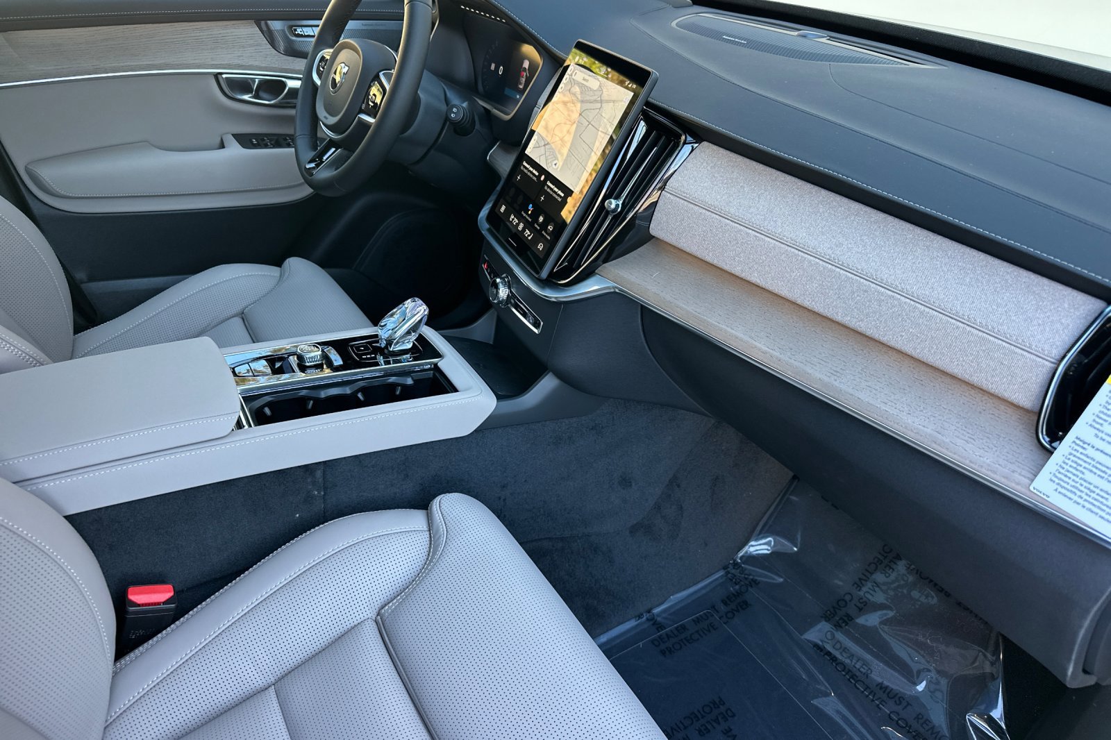 New 2026 Volvo XC90 T8 Ultra w/ Protection Package Premier image 14