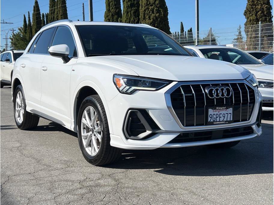 Used 2023 Audi Q3 2.0T Premium image 3
