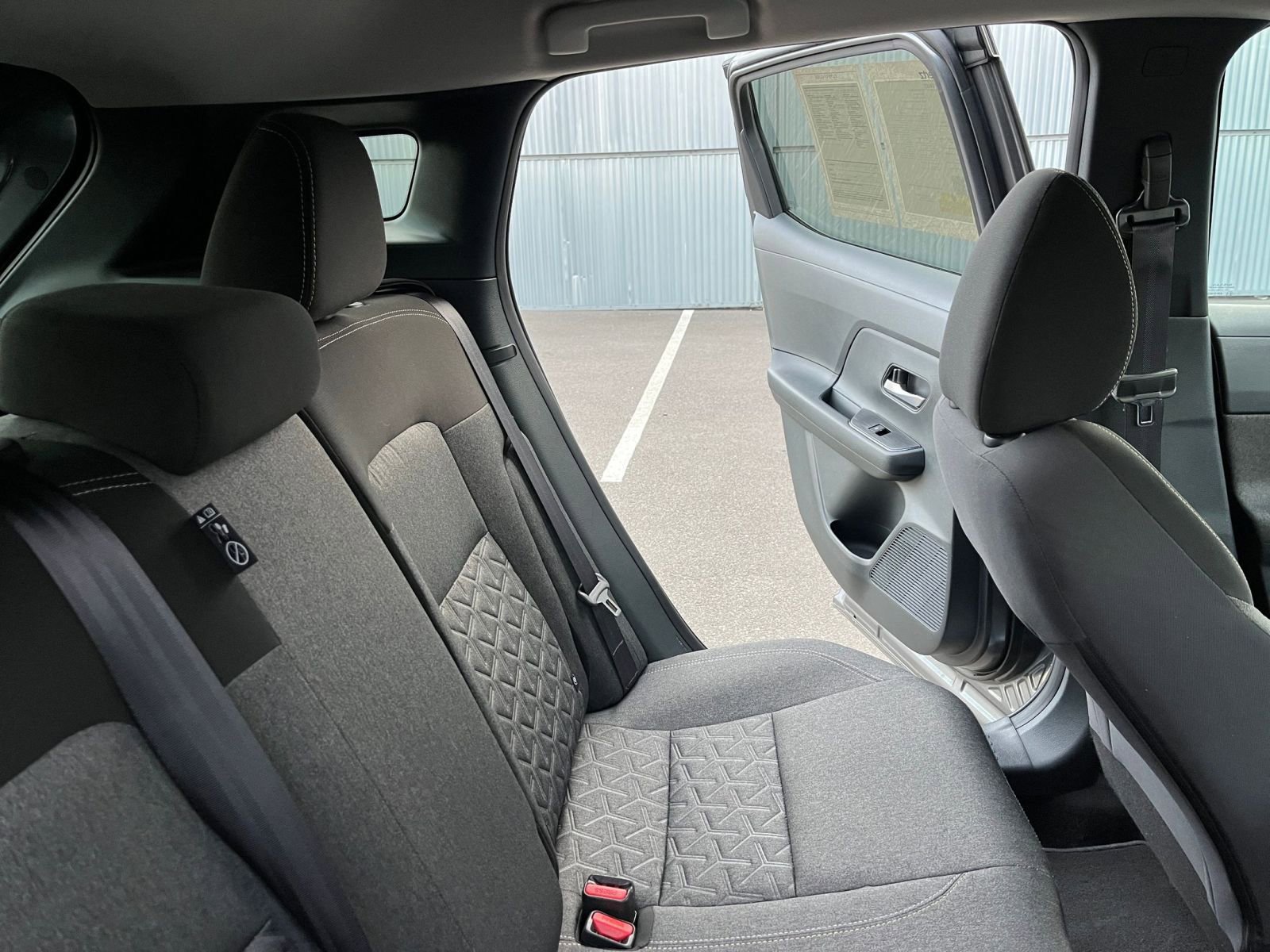 Used 2025 Nissan Kicks SV image 35