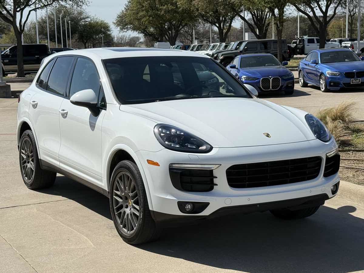 Used 2018 Porsche Cayenne Platinum Edition image 3