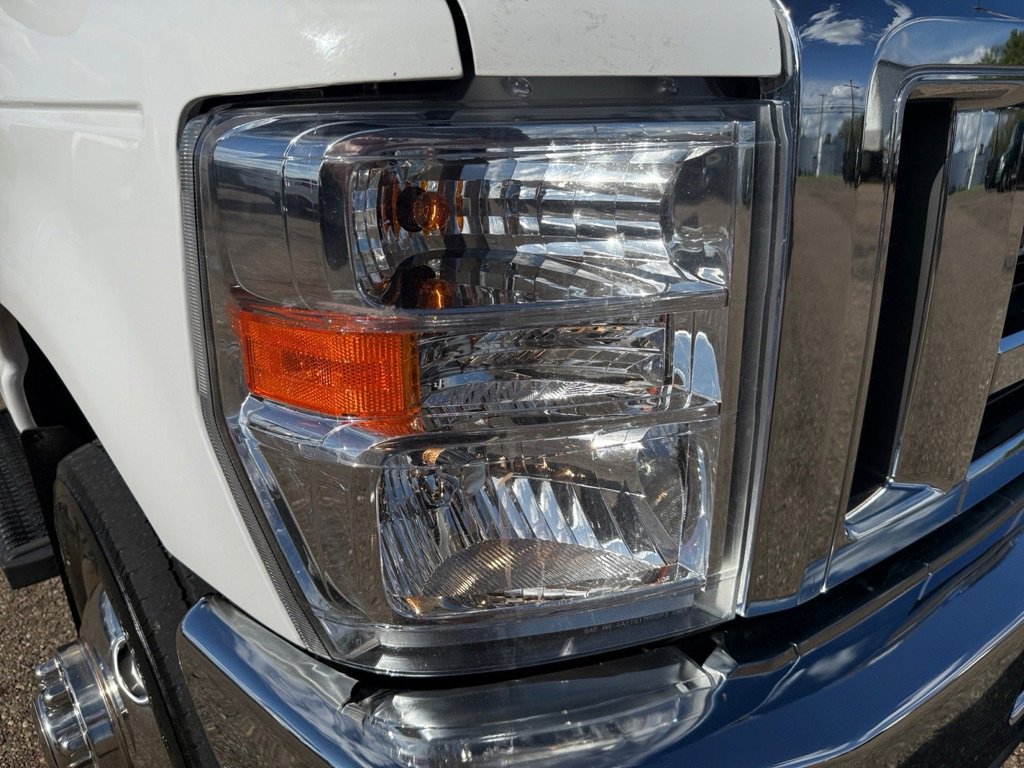 Used 2021 Ford E-450 and Econoline 450 Super Duty w/ Power Windows & Locks Group RWD image 25