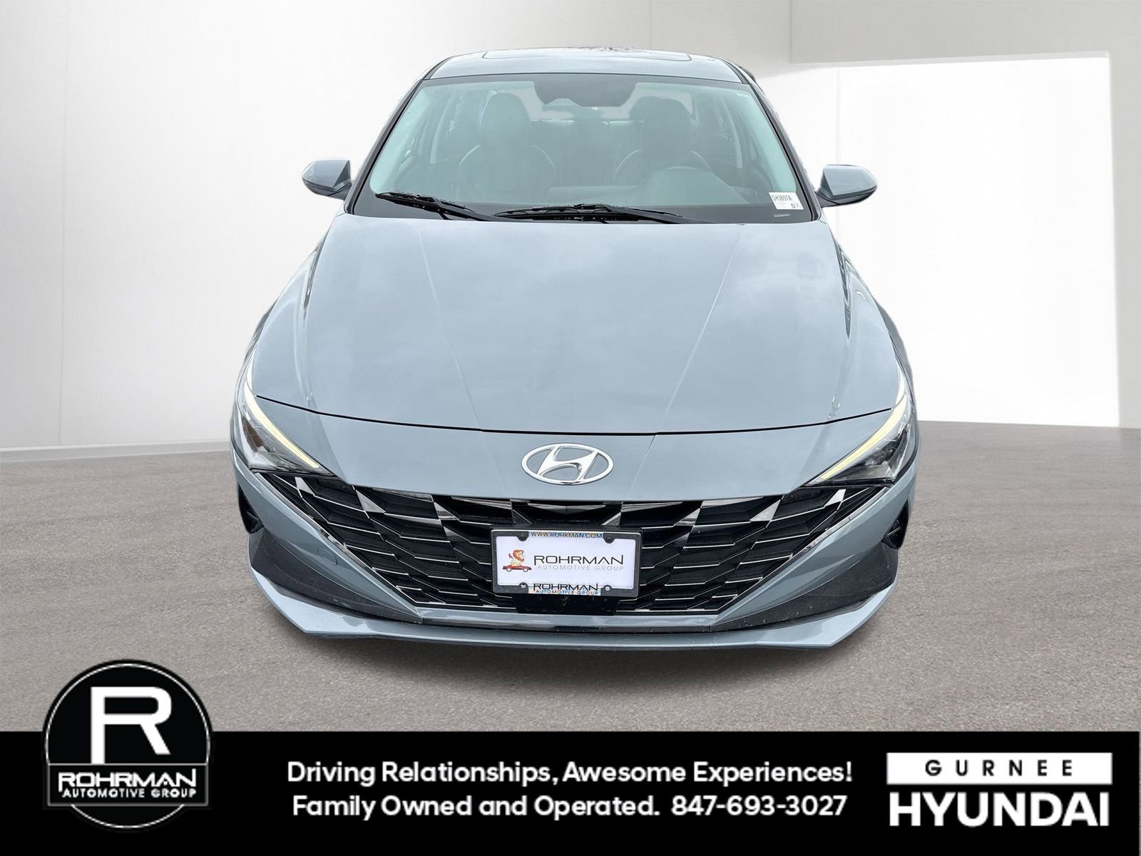 Used 2023 Hyundai Elantra Limited w/ Preferred Accessory Package image 3