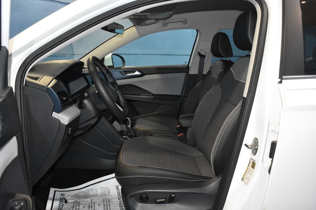 Certified 2023 Volkswagen Taos SE image 7
