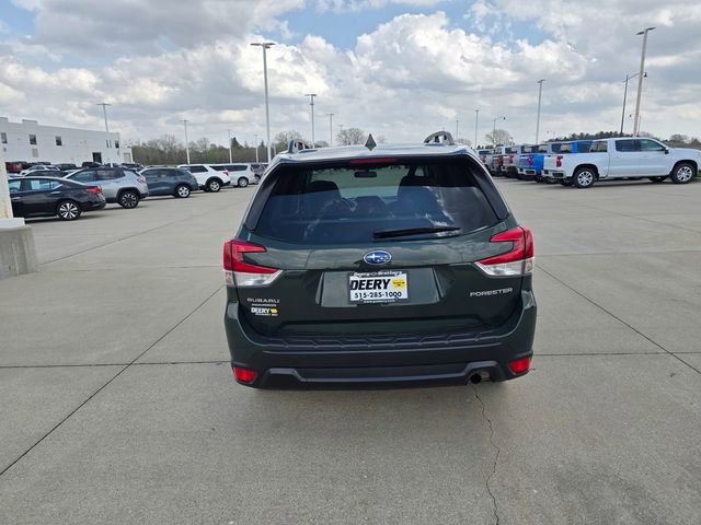 Used 2023 Subaru Forester Premium image 11