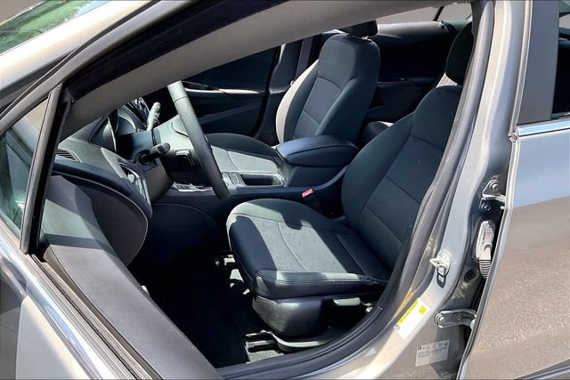 Used 2017 Chevrolet Cruze LT FWD image 19