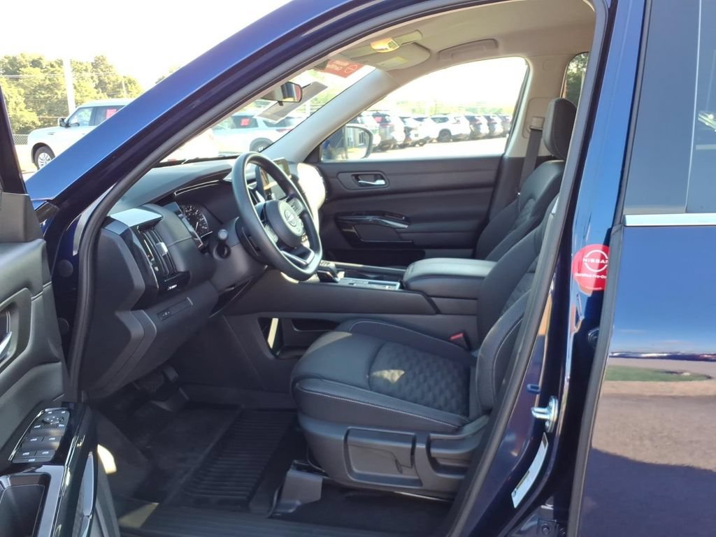 Certified 2022 Nissan Pathfinder S FWD image 4