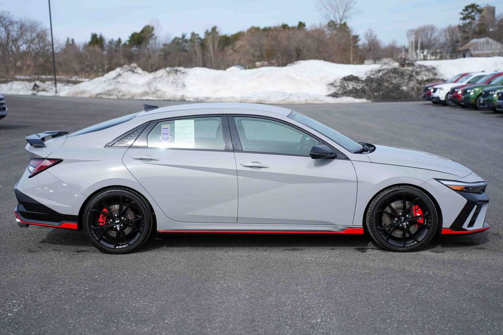 Used 2025 Hyundai Elantra N image 3