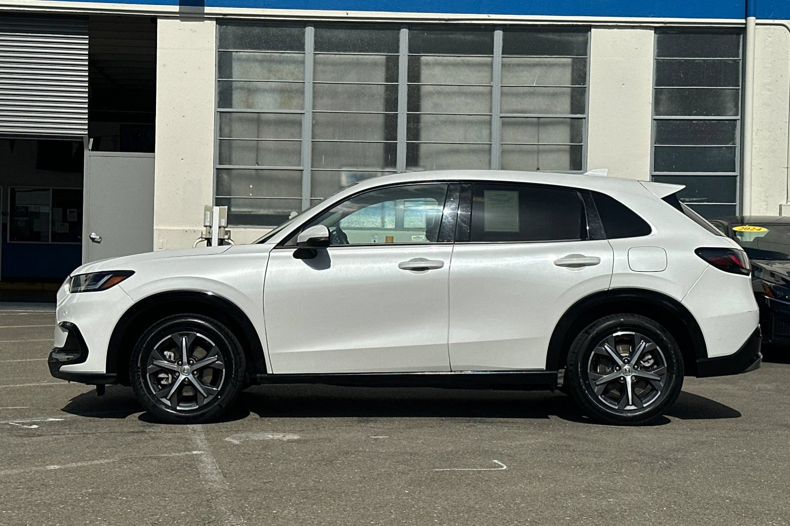 Used 2023 Honda HR-V EX-L image 8