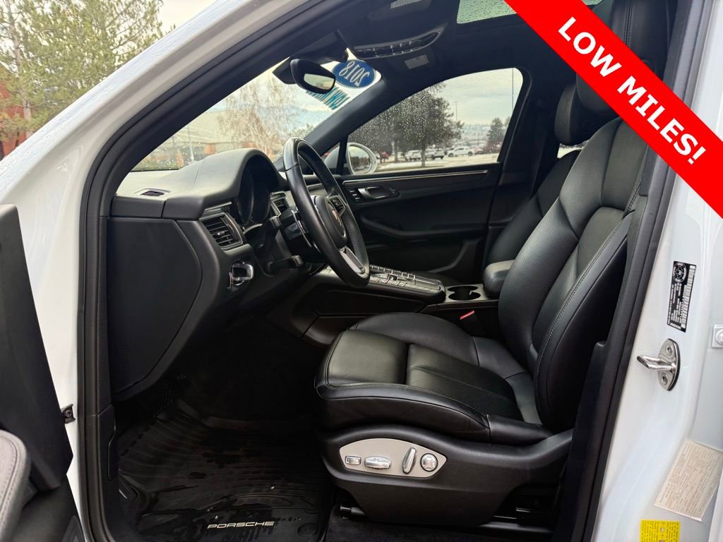 Used 2018 Porsche Macan Base image 10