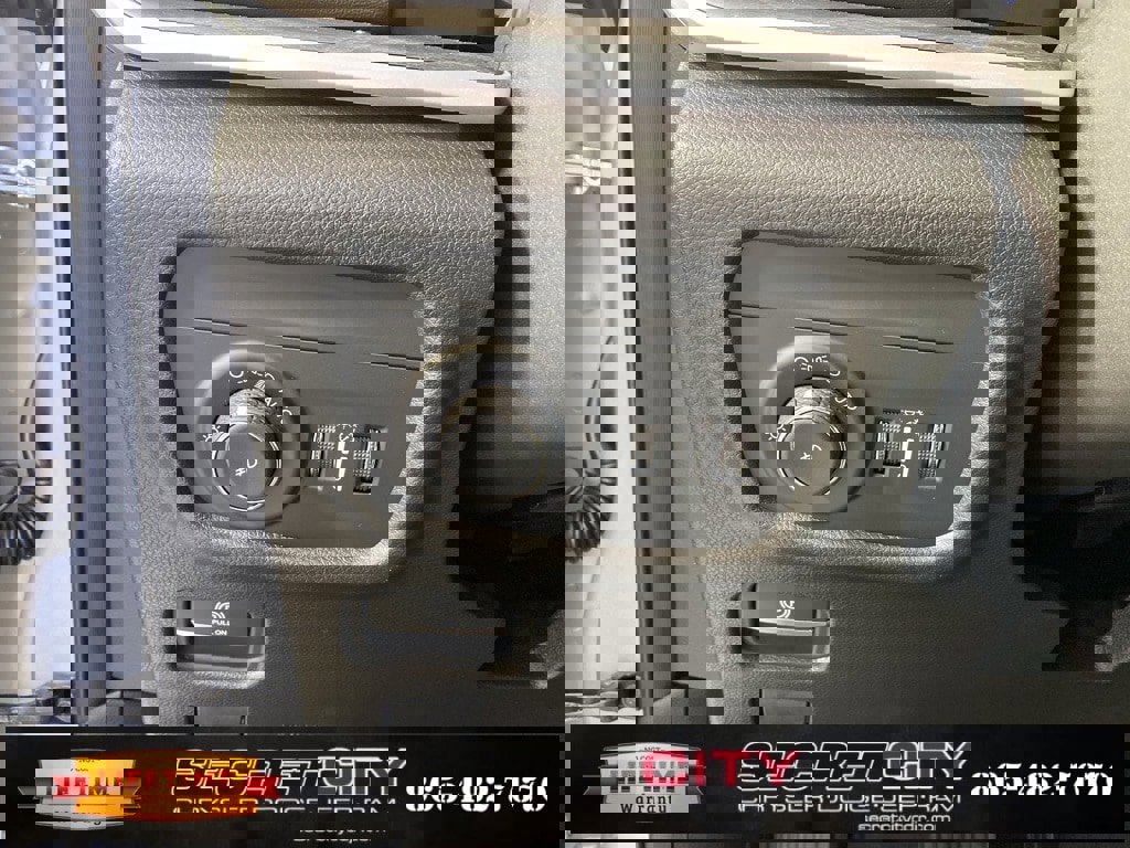 New 2025 Jeep Grand Cherokee Limited w/ Black Appearance Package image 14