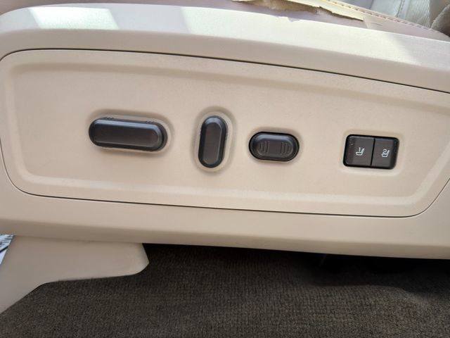 Used 2017 Lincoln Navigator Select AWD/4WD image 22